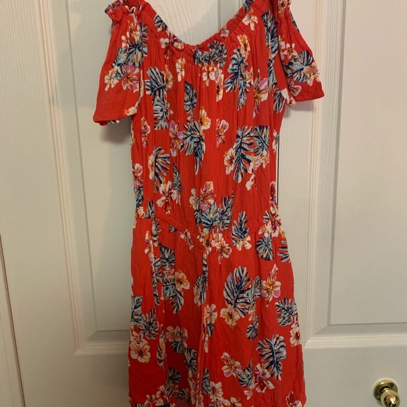 Women’s XS off-the-shoulder floral romper. - Picture 1 of 1